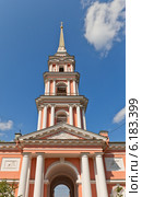 Колокольня (1812 г.) Крестовоздвиженского казачьего собора в Санкт-Петербурге (2014 год). Стоковое фото, фотограф Иван Марчук / Фотобанк Лори