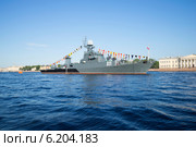 Малый противолодочный корабль "Казанец" в акватории Невы. Санкт-Петербург (2014 год). Редакционное фото, фотограф Виктор Карасев / Фотобанк Лори