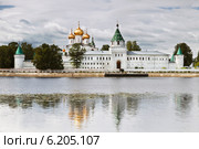 Ипатьевский монастырь. Кострома (2014 год). Редакционное фото, фотограф Наталья Волкова / Фотобанк Лори