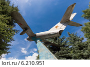 Городское поселение "Посёлок Воротынск". Самолёт-памятник МиГ-17 (2014 год). Редакционное фото, фотограф Сергей Лаврентьев / Фотобанк Лори