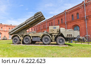 Боевая машина 9А52 РСЗО 9К58 "Смерч". Военно-исторический музей артиллерии, инженерных войск и войск связи в Санкт-Петербурге (2014 год). Редакционное фото, фотограф Иван Марчук / Фотобанк Лори