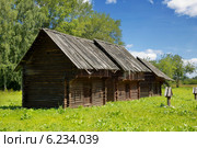 Этнографический музей деревянного зодчества, Кострома, амбары из деревни Собакино (2014 год). Редакционное фото, фотограф Наталья Волкова / Фотобанк Лори