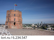 Башня Гедиминаса на Замковой горе в Вильнюсе, Литва (2014 год). Стоковое фото, фотограф Алексей Семенушкин / Фотобанк Лори