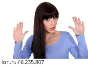 Women apologizing. Стоковое фото, фотограф Phovoir Images / Фотобанк Лори