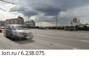 Дорога неподалеку от храма Христа Спасителя в Москве, таймлапс (2014 год). Стоковое видео, видеограф Владимир Журавлев / Фотобанк Лори