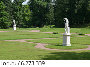 Нижний Голландский сад Дворцового парка в  Гатчине (2014 год). Редакционное фото, фотограф Ирина Борсученко / Фотобанк Лори