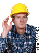 Dumbfounded construction worker. Стоковое фото, фотограф Phovoir Images / Фотобанк Лори