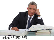 Man conducting research. Стоковое фото, фотограф Phovoir Images / Фотобанк Лори