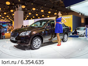 Datsun on-DO. Московский международный автомобильный салон 2014. Редакционное фото, фотограф Сергей Лаврентьев / Фотобанк Лори