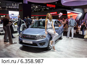 Lada Granta. Московский международный автомобильный салон 2014. Редакционное фото, фотограф Сергей Лаврентьев / Фотобанк Лори
