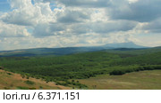 Движение облаков над горой. Пещерный город Бакла, Крым (2013 год). Стоковое видео, видеограф Артем Поваров / Фотобанк Лори