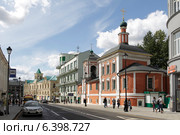 Москва, храм Святителя Николая на Маросейке (2014 год). Редакционное фото, фотограф Дмитрий Неумоин / Фотобанк Лори