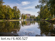Городской пруд ранней осенью. Стоковое фото, фотограф Александр Каргаполов / Фотобанк Лори
