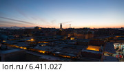 High angle view of city at dusk, Medina, Marrakesh, Morocco (2012 год). Стоковое фото, агентство Ingram Publishing / Фотобанк Лори
