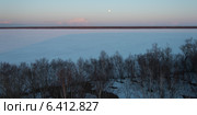 Frozen lake in winter, Lake Winnipeg, Riverton, Hecla Grindstone Provincial Park, Manitoba, Canada. Стоковое фото, агентство Ingram Publishing / Фотобанк Лори