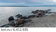 Rocks along shoreline, Lake Winnipeg, Riverton, Hecla Grindstone Provincial Park, Manitoba, Canada. Стоковое фото, агентство Ingram Publishing / Фотобанк Лори