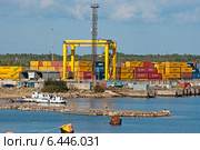 Паромно-перегрузочный комплекс ООО "Моби Дик". Кронштадт (2014 год). Редакционное фото, фотограф Румянцева Наталия / Фотобанк Лори