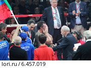 Счастливый Григорий Дрозд стал чемпионом мира по версии WBC (2014 год). Редакционное фото, фотограф Дмитрий Неумоин / Фотобанк Лори
