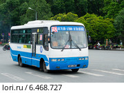 Bus 152 in Saigon street (2014 год). Редакционное фото, фотограф Александр Подшивалов / Фотобанк Лори