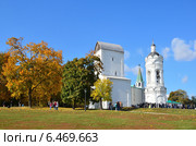 Москва, Коломенское, золотая осень (2014 год). Редакционное фото, фотограф Овчинникова Ирина / Фотобанк Лори