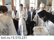 Храм Рождества Пресвятой Богородицы в селе Талеж, великое освящение храма (2014 год). Редакционное фото, фотограф Дмитрий Неумоин / Фотобанк Лори