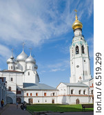 Строения Вологодского кремля. Купола Софийского собора. Колокольня (2014 год). Редакционное фото, фотограф Александр Щепин / Фотобанк Лори