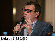 Пресс-конференция Независимой литературной премии "Дебют", посвященная объявлению номинантов среди молодых авторов за 2014 год. В жюри конкурса: Павел Басинский. Редакционное фото, фотограф Александр С. Курбатов / Фотобанк Лори