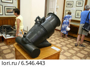 Русская мортира, калибр 68 фунтов. Музей Черноморского флота России, Севастополь (2014 год). Редакционное фото, фотограф Щеголева Ольга / Фотобанк Лори