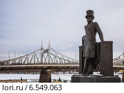 Тверь. Памятник А. С. Пушкину зимним вечером (2012 год). Редакционное фото, фотограф Ольга Денисова / Фотобанк Лори