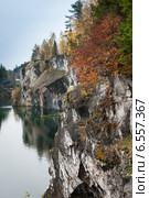 Горный парк "Рускеала". Мраморный карьер. Карелия (2014 год). Редакционное фото, фотограф Ольга Визави / Фотобанк Лори