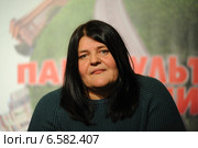 Виктория Платова (настоящее имя Виктория Евгеньевна Соломатина), писательница (2014 год). Редакционное фото, фотограф Галина Попова / Фотобанк Лори