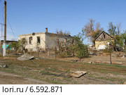 Поврежденные дома после боёв ополченцев и украинской армии, село Степановка (2014 год). Стоковое фото, фотограф Копылов Сергей / Фотобанк Лори