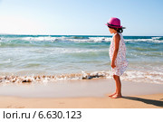 Девочка и море. Стоковое фото, фотограф Куликова Вероника / Фотобанк Лори