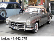 Mercedes-Benz 190SL (2014 год). Редакционное фото, фотограф Art Konovalov / Фотобанк Лори