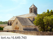 Аббатство Сенанк (Abbey of Senanque) недалеко от Горда, Люберон, Прованс, Франция (2014 год). Стоковое фото, фотограф Юлия Кузнецова / Фотобанк Лори