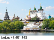 Вид на Измайловский кремль и Серебряно-Виноградный пруд летом, Москва (2014 год). Редакционное фото, фотограф Овчинникова Ирина / Фотобанк Лори