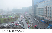 Дождливый день с низкой облачностью в Санкт-Петербурге. Площадь Конституции (2014 год). Редакционное видео, видеограф Кекяляйнен Андрей / Фотобанк Лори