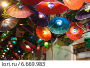estes de Gracia in night. Barcelona, Spain (2013 год). Редакционное фото, фотограф Яков Филимонов / Фотобанк Лори