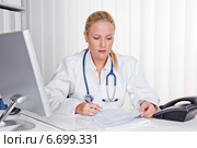 female doctor with stethoscope. Стоковое фото, фотограф Erwin Wodicka / Фотобанк Лори