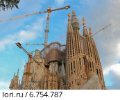 Строительство храма Святого Семейства (Sagrada Familia) (2014 год). Стоковое фото, фотограф Шевцова Анна / Фотобанк Лори