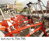 Барселона. Велосипеды в прокат (2014 год). Редакционное фото, фотограф Шевцова Анна / Фотобанк Лори