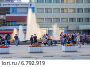 Город Саратов. Цветомузыкальный фонтан «Мелодия» на проспекте Кирова (2014 год). Редакционное фото, фотограф Сергей Лаврентьев / Фотобанк Лори