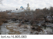 Серпухов,  Высоцкий монастырь на берегу реки Нары ранней осенью (2014 год). Стоковое фото, фотограф Дмитрий Неумоин / Фотобанк Лори