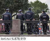 Полицейские дежурят на празднике (2014 год). Редакционное фото, фотограф Татьяна Чепикова / Фотобанк Лори