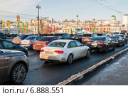 Город Москва. Автомобильная пробка на Большом Каменном мосту (2014 год). Редакционное фото, фотограф Игорь Низов / Фотобанк Лори