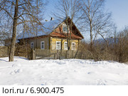 Традиционный сельский деревянный дом в Ленинградской области (2013 год). Стоковое фото, фотограф Солодовникова Елена / Фотобанк Лори