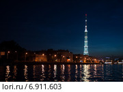 Вид на телебашню. Санкт-Петербург (2014 год). Редакционное фото, фотограф Галина Попова / Фотобанк Лори