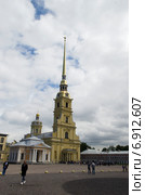 Санкт-Петербург. Колоколня Петропавловского Собора (2014 год). Редакционное фото, фотограф Борис Останкович / Фотобанк Лори