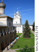 Церкви Ростовского кремля. Россия (2014 год). Редакционное фото, фотограф Яна Королёва / Фотобанк Лори