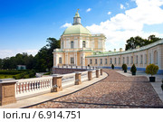 Россия. Петербург. Ораниенбаум (Ломоносов). Нижний парк. Большой Меншиковский дворец (2012 год). Редакционное фото, фотограф Куликов Константин / Фотобанк Лори